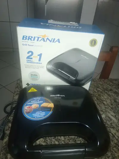 foto de Grill E Sanduicheira Bgr01p Toast Preto 750w Britânia Preto