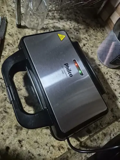 foto de Sanduicheira E Grill Pgr02i 900w Preto E Inox Philco