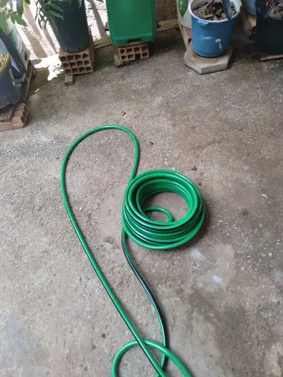 foto de Mangueira Jardim Flexivel 30m Tramontina Reforçada 4 Camadas Cor Verde-escuro