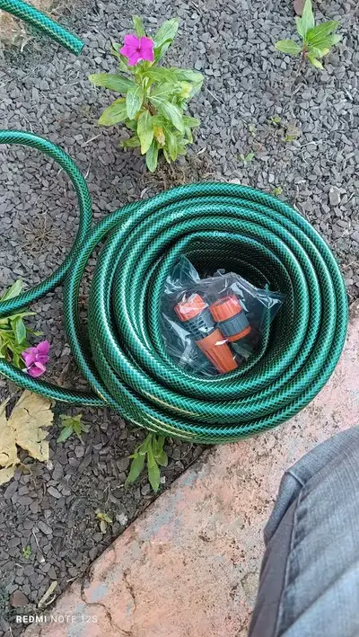 foto de Mangueira Jardim Flexivel 30m Tramontina Reforçada 4 Camadas Cor Verde-escuro