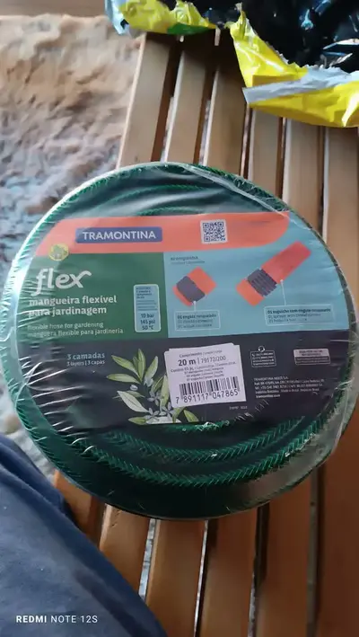 foto de Mangueira Jardim Flexivel 30m Tramontina Reforçada 4 Camadas Cor Verde-escuro