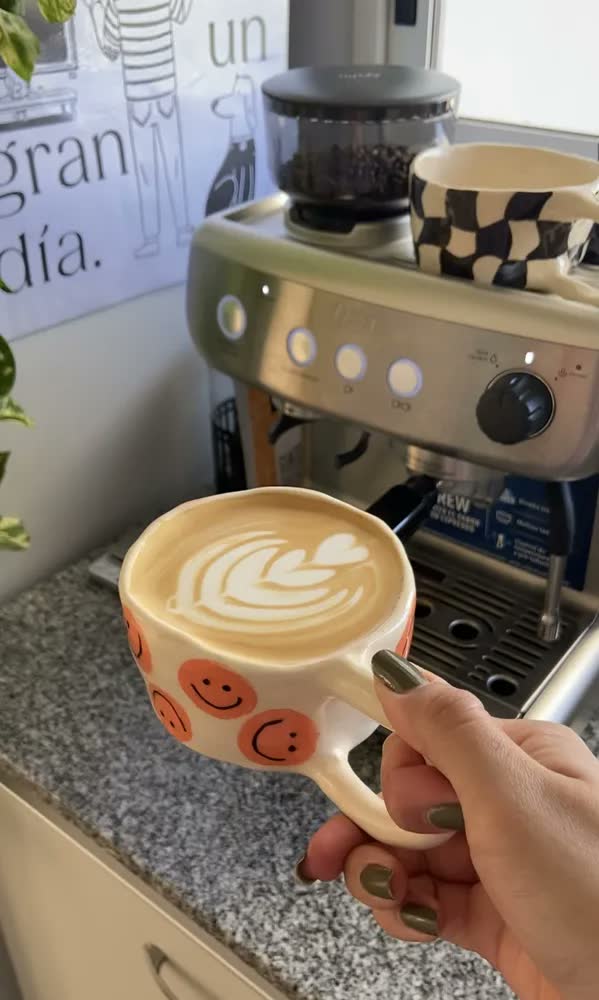 foto de Cafeteira Espresso Oster Perfect Brew 15 barras C/molino Color Plateado