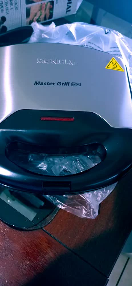 foto de Sanduicheira Mondial Master Grill Mondial 750W S-20