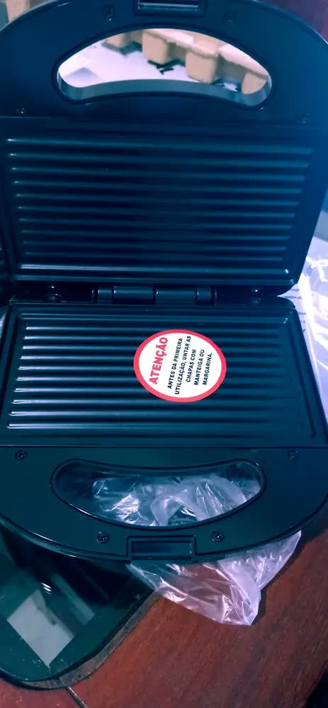 foto de Sanduicheira Mondial Master Grill Mondial 750W S-20