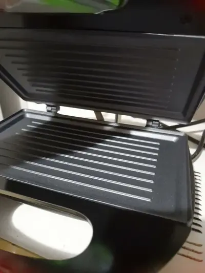foto de Grill E Sanduicheira Britânia Crome Inox 750w