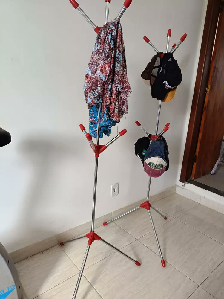 foto de Mancebo Cabideiro Organizador Chão Casaco Bolsa Chapéu 302 Cor Branco