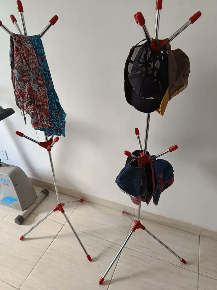 foto de Mancebo Cabideiro Organizador Chão Casaco Bolsa Chapéu 302 Cor Branco