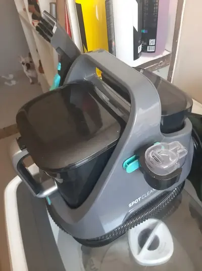 foto de Extratora e Higienizadora Portátil WAP Spot Cleaner 1600W de Potência - Pulveriza, Esfrega e Extrai