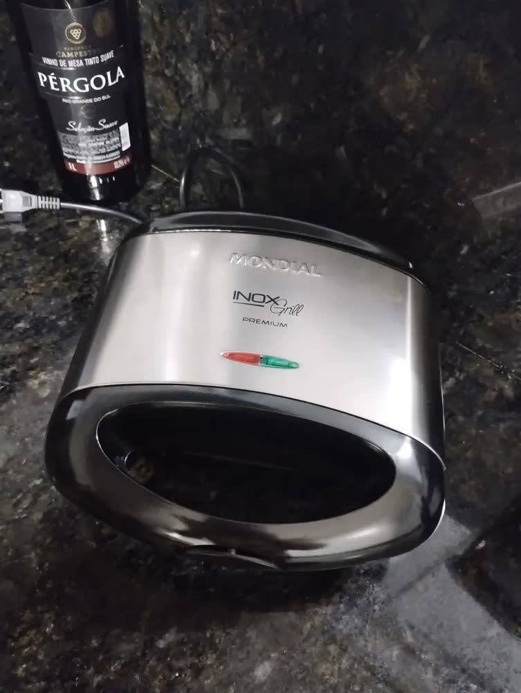 foto de Sanduicheira S07 Inox Premium 800w Preta Mondial Cor Preto