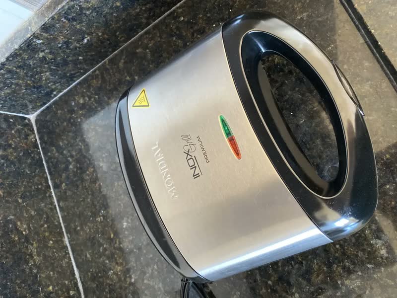 foto de Sanduicheira S07 Inox Premium 800w Preta Mondial Cor Preto