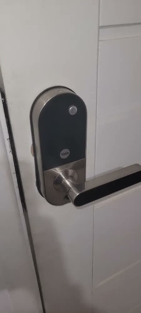 foto de Yale YMC 420W Cor Preto Aço Inoxidável Fechadura Digital