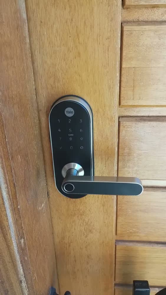 foto de Yale YMC 420W Cor Preto Aço Inoxidável Fechadura Digital