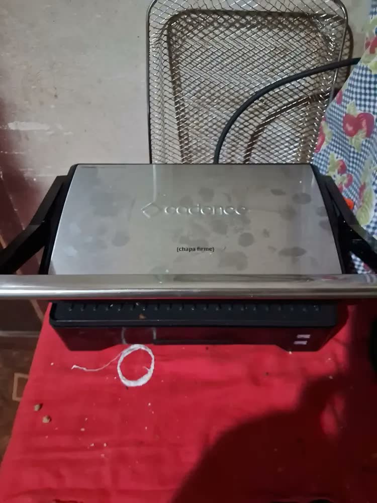 foto de Sanduicheira elétrica Cadence MiniGrill GRL621 cor preto