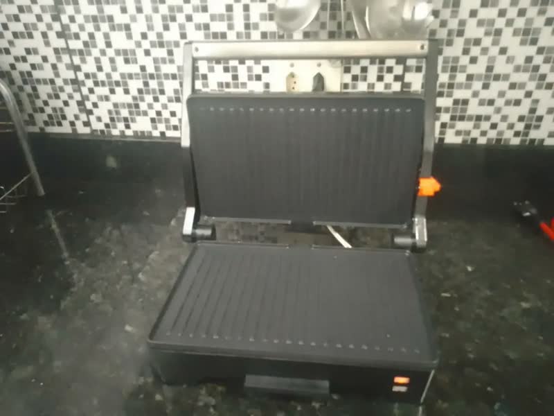 foto de Sanduicheira elétrica Cadence MiniGrill GRL621 cor preto