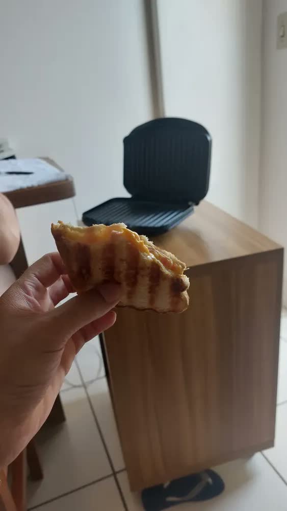 foto de Grill Plus Chapas Antiaderentes 1200w Preto Britânia