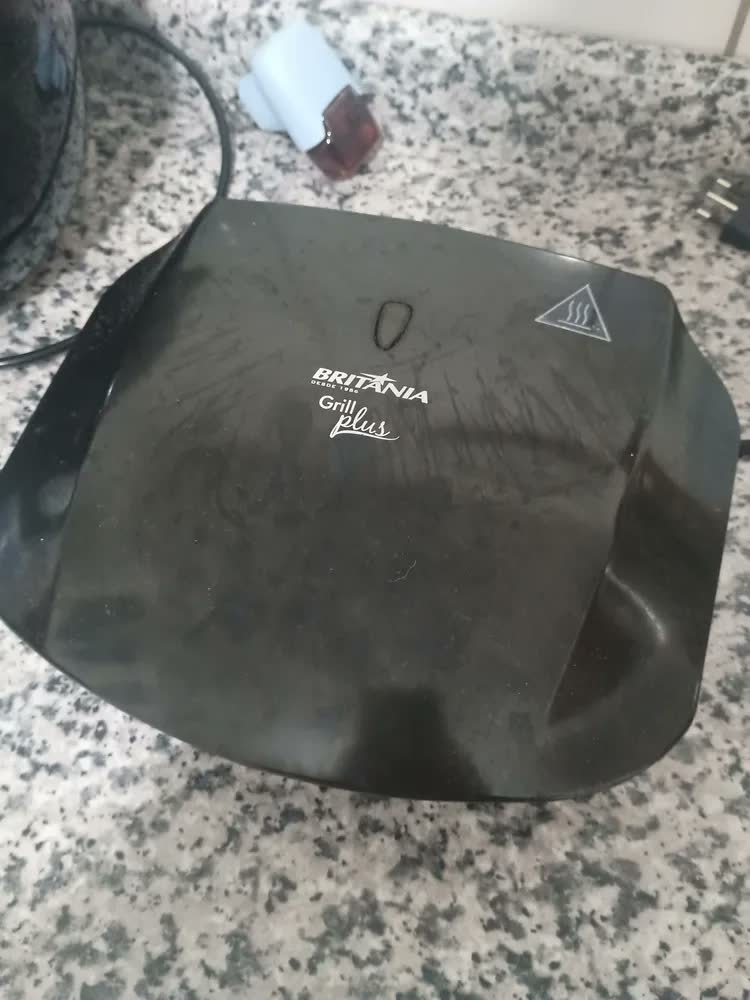 foto de Grill Plus Chapas Antiaderentes 1200w Preto Britânia