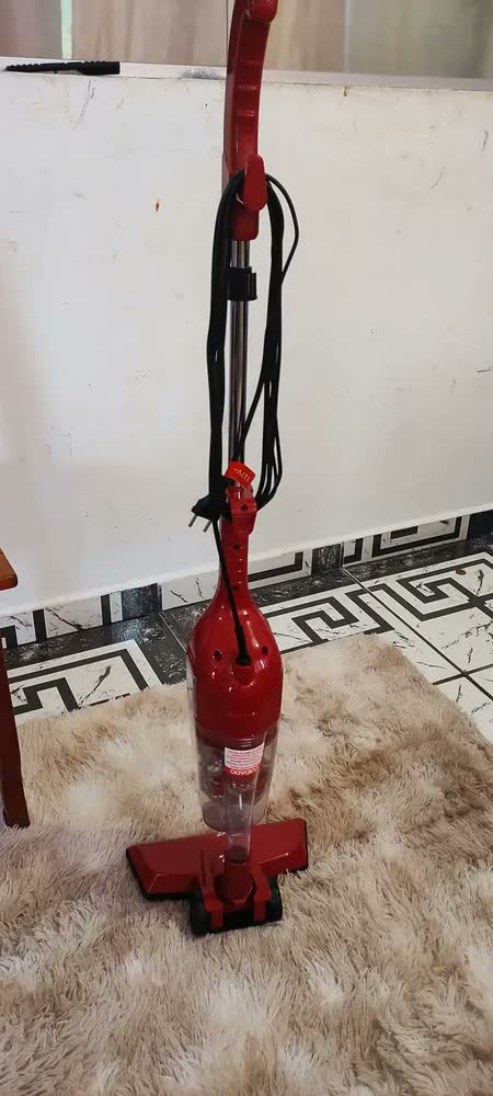 foto de Aspirador De Pó Bas1500v Vertical Ciclone 1400w Britânia Cor Vermelho