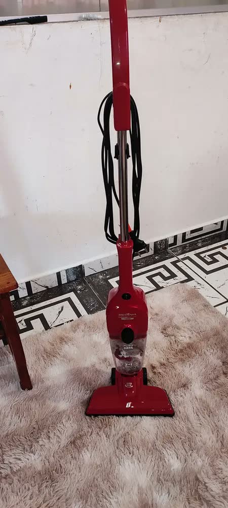 foto de Aspirador De Pó Bas1500v Vertical Ciclone 1400w Britânia Cor Vermelho