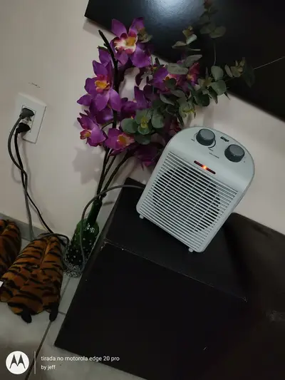 foto de Aquecedor Elétrico Portátil 3 em 1 WAP Air Heat com Ventilador e Triplo Sistema de Segurança