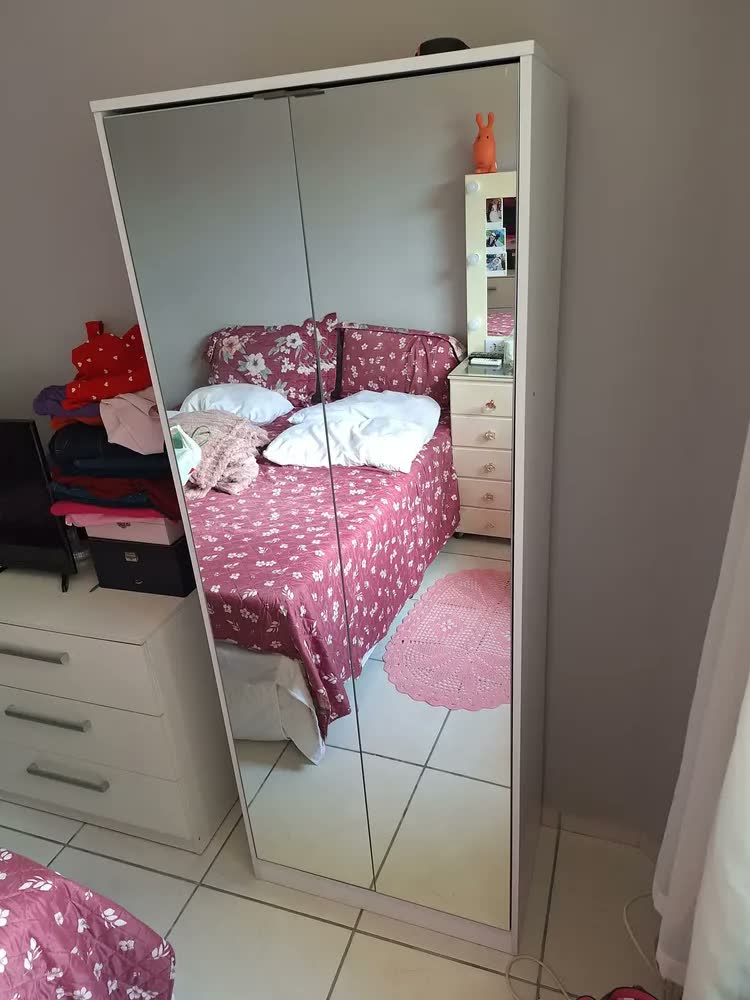 foto de Sapateira Com Espelho 2 Portas 01 Gaveta Grife He