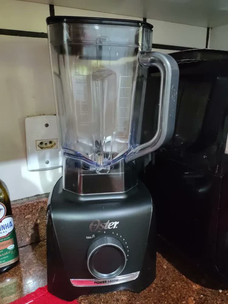 foto de Liquidificador Oster 1400wwts 15 Velocidades Olig610 Cor Preto