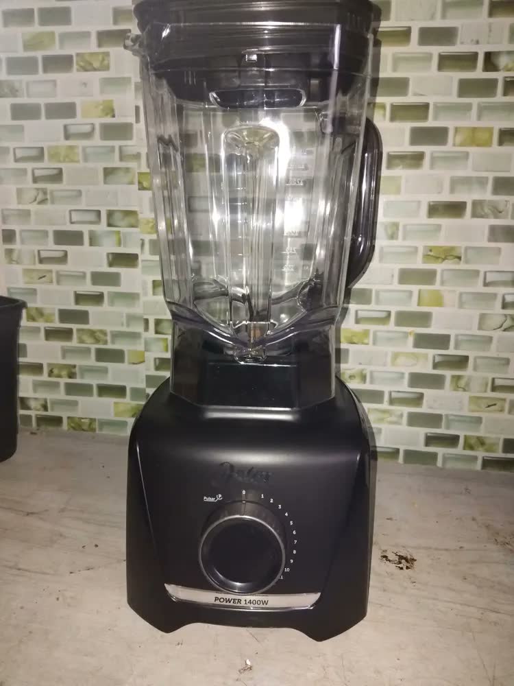 foto de Liquidificador Oster 1400wwts 15 Velocidades Olig610 Cor Preto