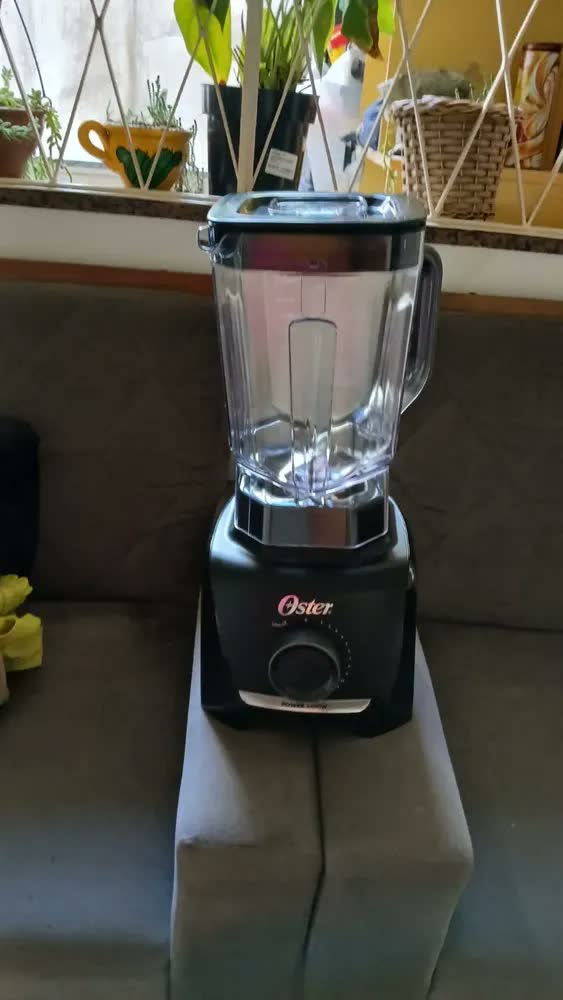 foto de Liquidificador Oster 1400wwts 15 Velocidades Olig610 Cor Preto