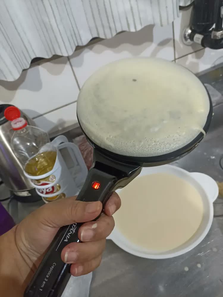 foto de Crepioca 3 Em 1 Antiaderente 800w Vermelha E Preta Britânia