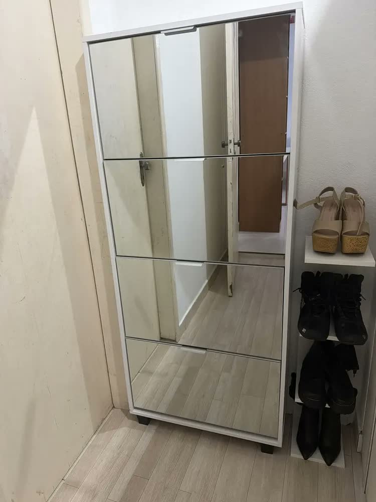 foto de Sapateira Moderna Rede Móveis Pequim 4 Gavetas Espelhada MDF/MDP Marrom