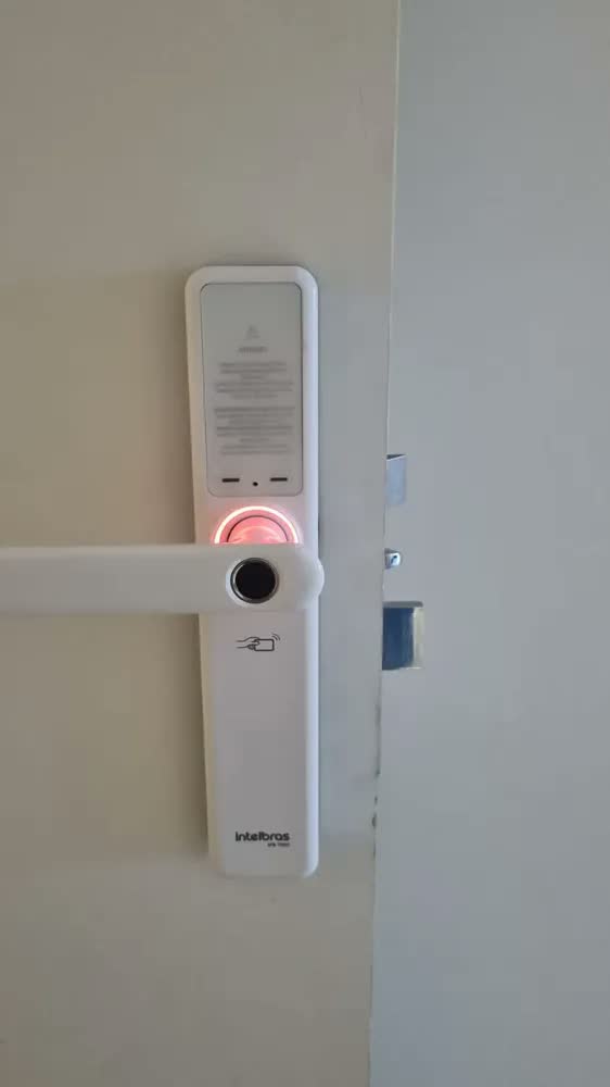 foto de Fechadura Inteligente de Embutir com Biometria IFR 7000 Branca Intelbras