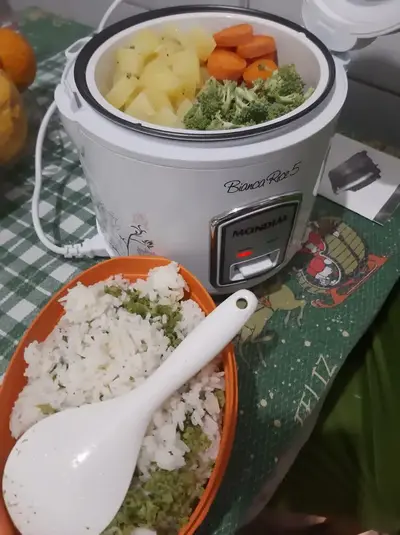 foto de Panela De Arroz Bianca Rice 5 Mondial 400W NPE-05-5X