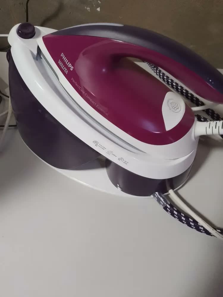 foto de Ferro A Vapor Philips Walita Perfectcare Compact Essential Cor Violeta Voltagem