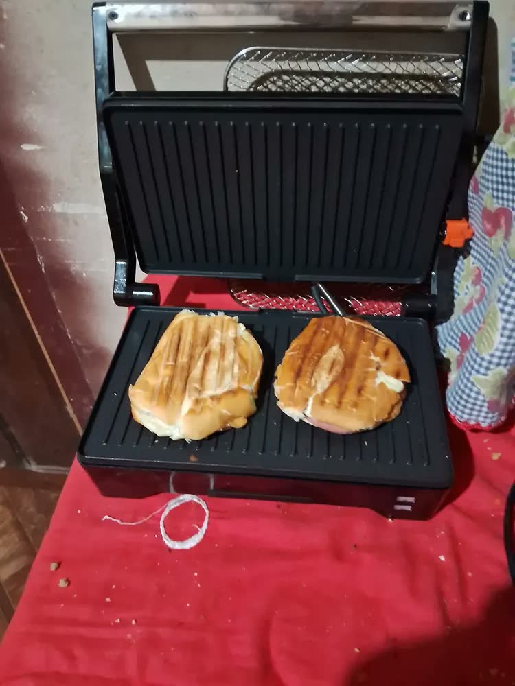 foto de Grill Sanduicheira Cadence GRL621 Eletrica Chapa Misteira Tostex Cor Preto