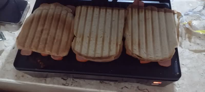 foto de Grill Sanduicheira Cadence GRL621 Eletrica Chapa Misteira Tostex Cor Preto