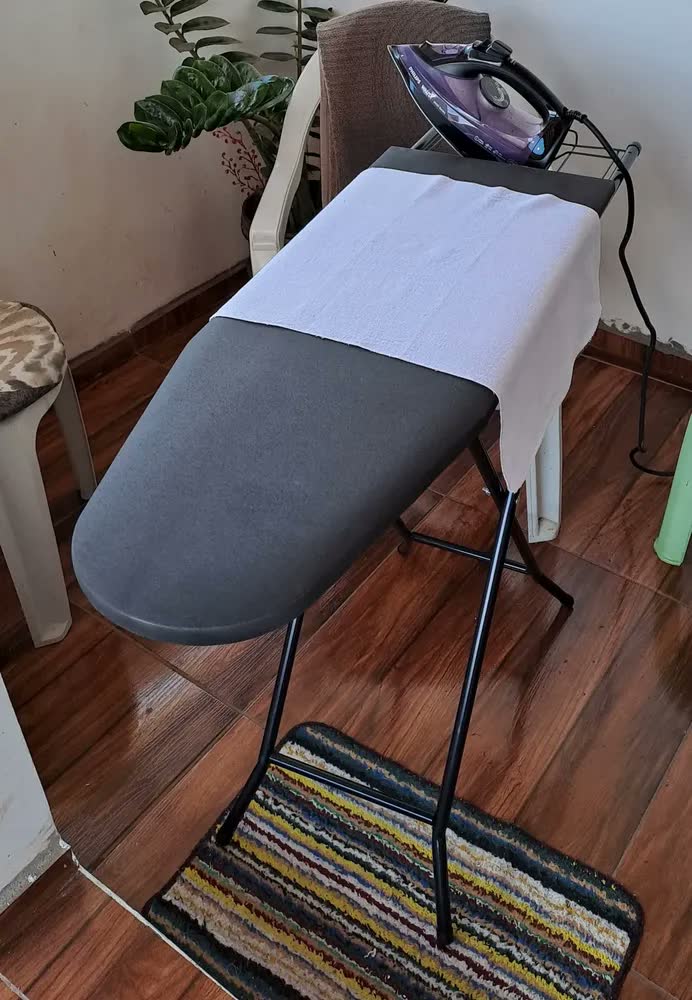 foto de Ferro A Vapor Philips Walita Roxo E Preto Dst5030