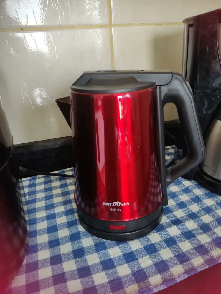 foto de Chaleira Elétrica BCH12V Inox 1,9L Potência de 1150W Cor Vermelho Britânia