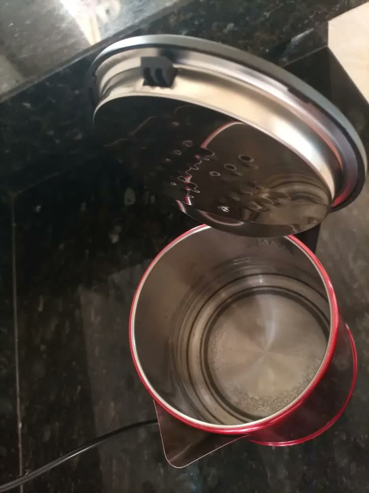 foto de Chaleira Elétrica BCH12V Inox 1,9L Potência de 1150W Cor Vermelho Britânia