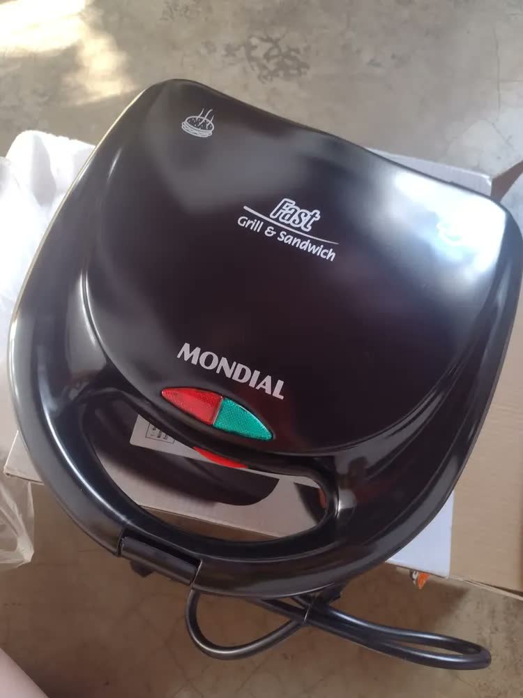 foto de Sanduicheira Grill Antiaderente 750 Watts Preta S-12 Mondial Cor Preto