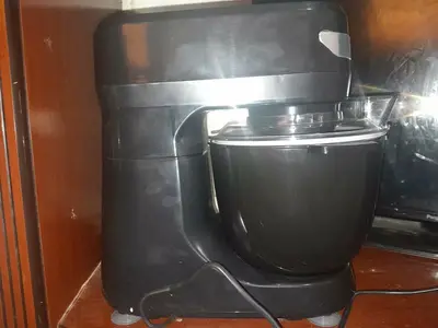 foto de Batedeira Planetária 4L 220V 850W Black III Oster OBAT640