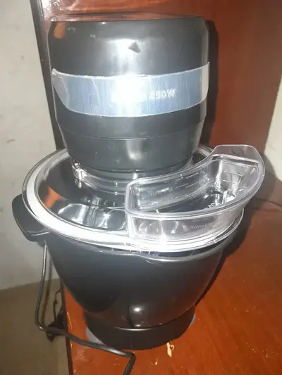 foto de Batedeira Planetária 4L 220V 850W Black III Oster OBAT640