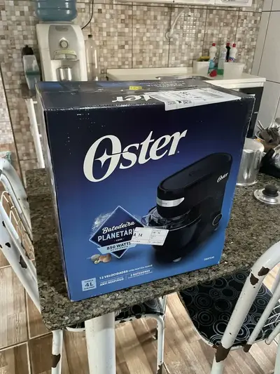 foto de Batedeira Planetária 4L 220V 850W Black III Oster OBAT640