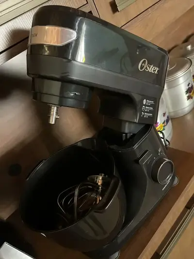 foto de Batedeira Planetária Black 12 Velocidade Obat640 Oster 850w Cor Preto/Inox