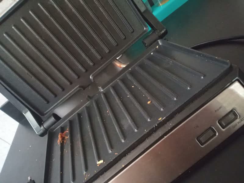 foto de Sanduicheira Grill Elétrica Press Misteira Abertura 180 Inox Cor Preto