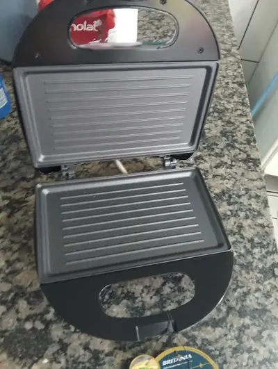 foto de Grill E Sanduicheira Crome Inox 750w Britânia