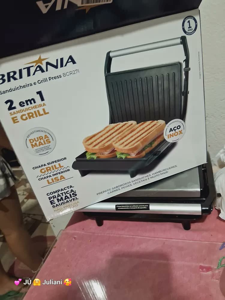 foto de Sanduicheira Grill Elétrica Britânia Press Inox Placas Antiaderentes