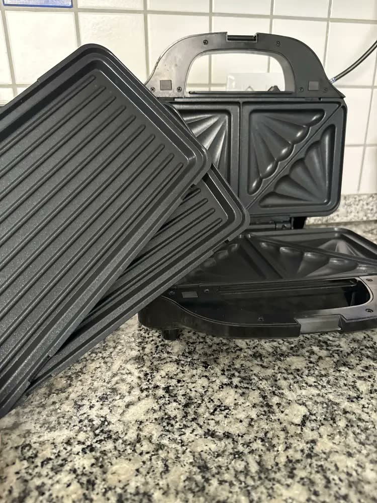 foto de Grill E Sanduicheira Philco Pgr17pi Chapas Removíveis 900w Cor Preto