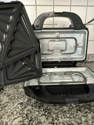 foto de Grill E Sanduicheira Philco Pgr17pi Chapas Removíveis 900w Cor Preto