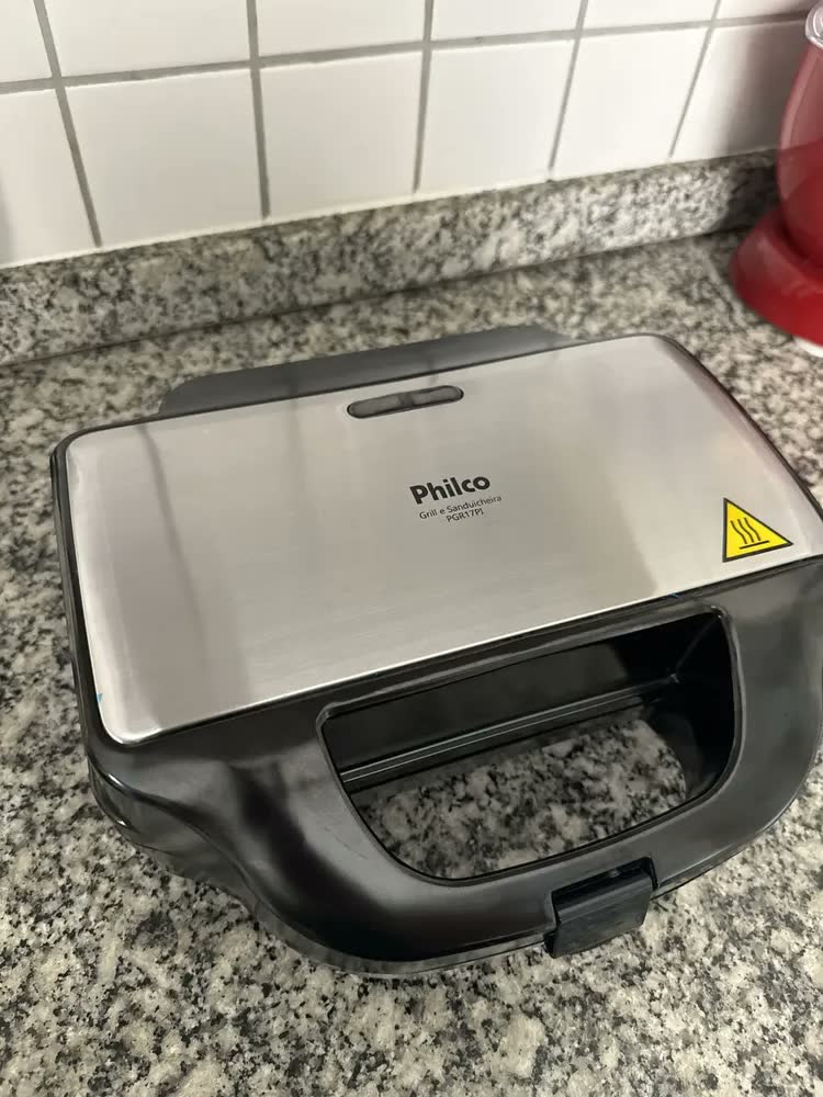 foto de Grill E Sanduicheira Philco Pgr17pi Chapas Removíveis 900w Cor Preto