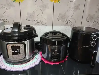 foto de Panela de Arroz Elétrica Electrolux 2L Preta Efficient Visor Glass por Rita Lobo ERC10