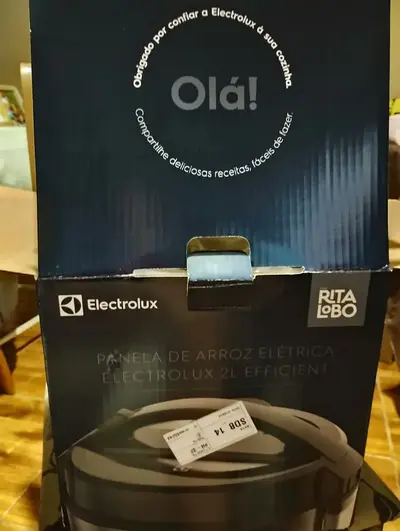 foto de Panela de Arroz Elétrica Electrolux 2L Preta Efficient Visor Glass por Rita Lobo ERC10